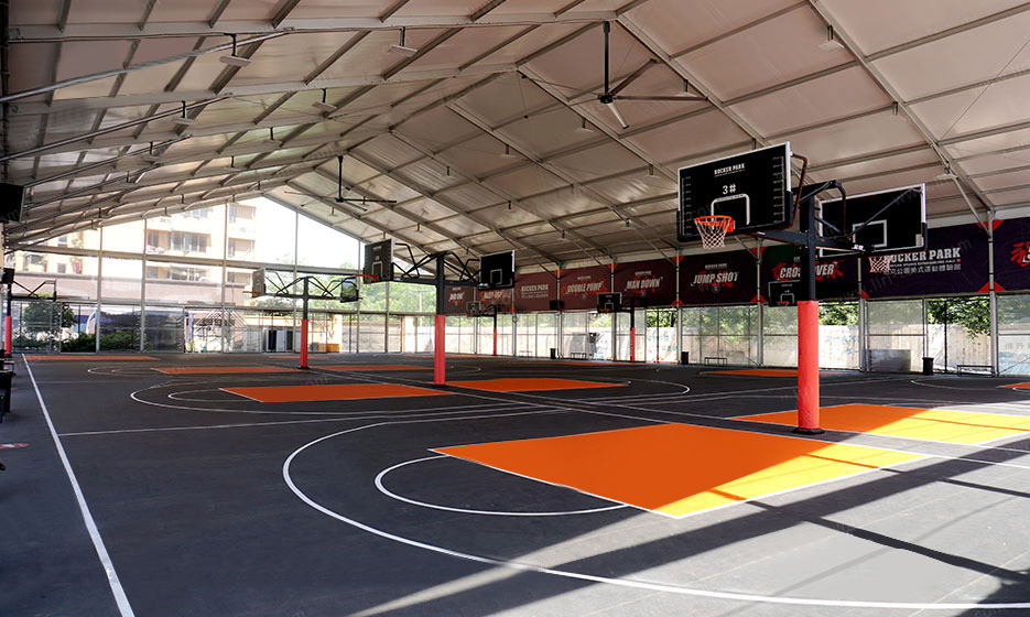 Tienda de baloncesto al aire libre