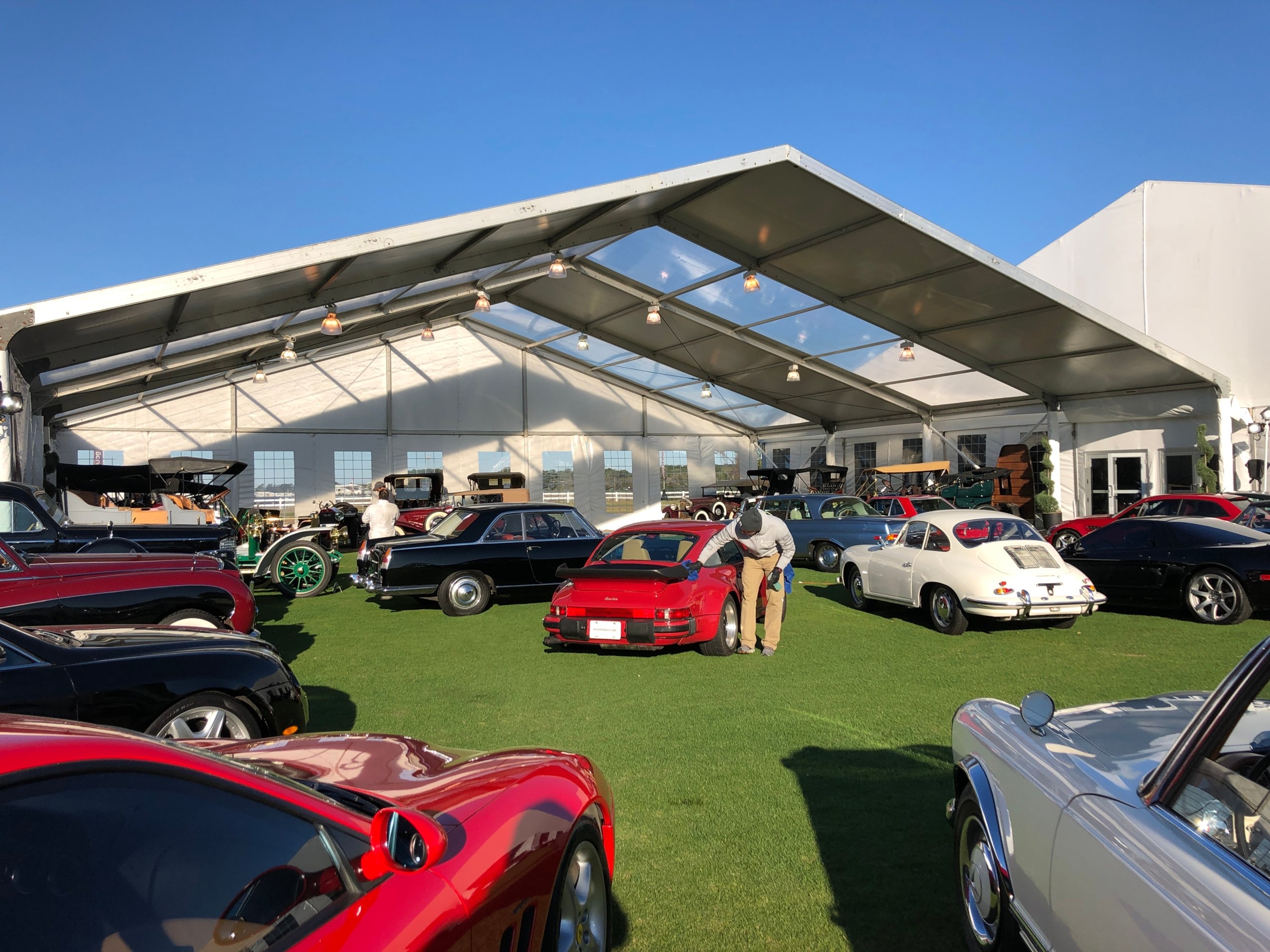 Tienda de automóviles