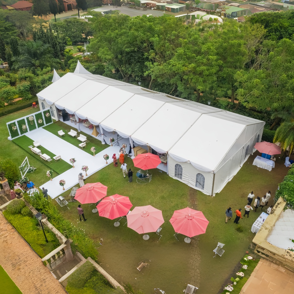 Tienda de boda blanca